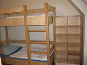 Hochbett mit Schrank